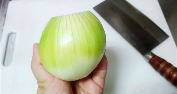 洋葱蒸水对支气管炎咳嗽有效吗,洋葱水是治风寒咳嗽还是风热咳嗽