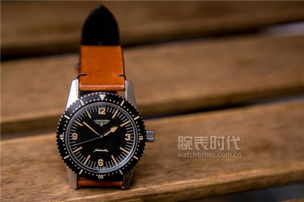你愿意花两千买鞋吗,浪琴潜水表是哪一款