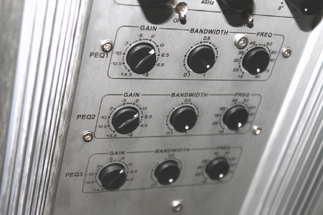 家庭影院数字重低音怎么使用,家庭影院12寸低音炮怎么调