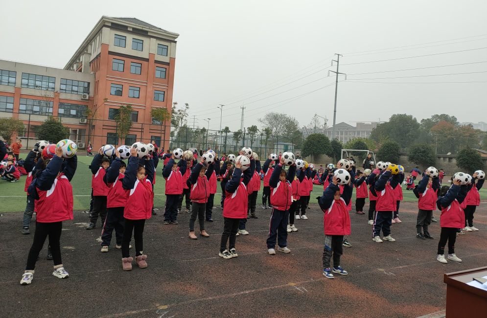 阳光成长快乐生活,阳光锻炼快乐成长