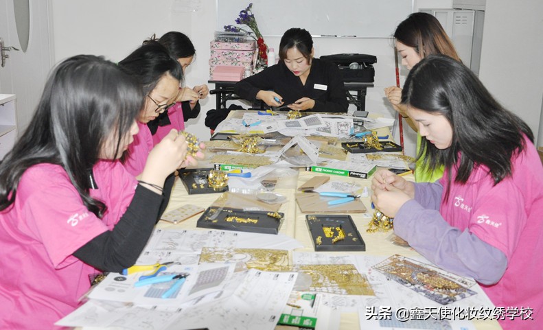 化妆学校避坑指南,化妆学校八大骗局是什么