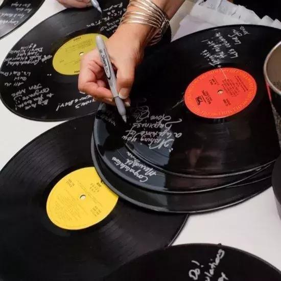 婚礼签到方式仪式感,现在婚礼签到都这么高级有创意