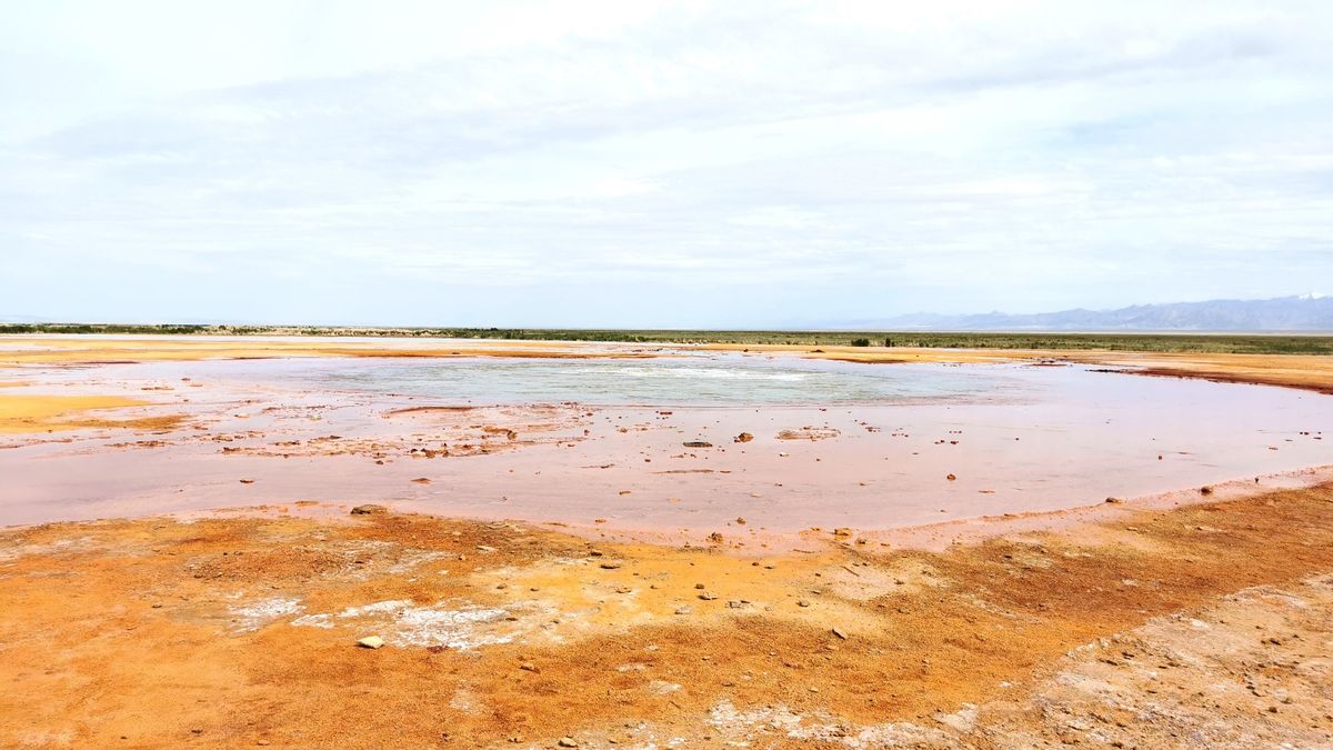 龙眼凤羽的艾肯泉，该称恶魔之眼，还是天使之眼，你来决定吧