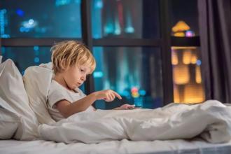 小孩胆小怕鬼是什么原因,孩子胆小怕鬼怎么克服