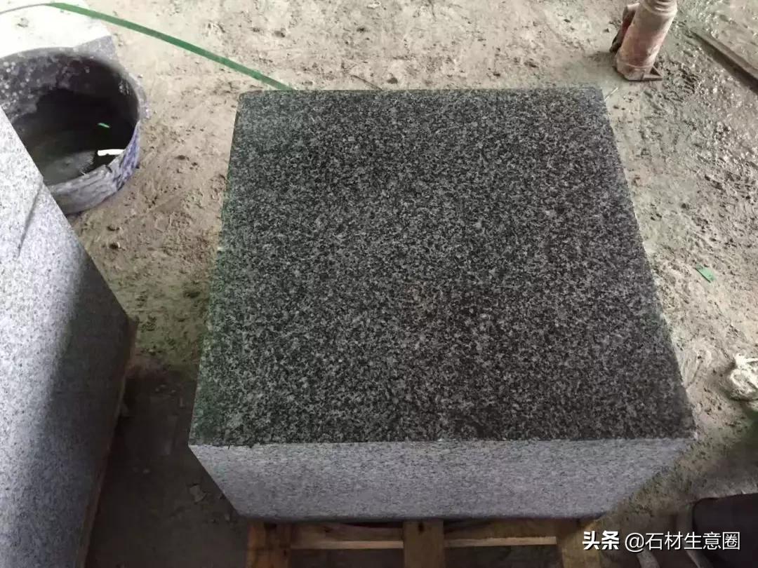 黑色花岗岩辐射大吗,深褐色花岗岩石材