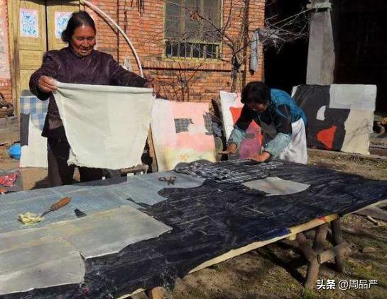 鞋子里面有个地方凸出来硌脚,鞋子侧边硌脚是太小了吗