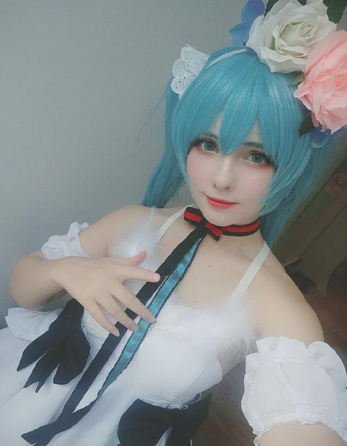 俄罗斯女网红cos,sweetdevil初音未来cos