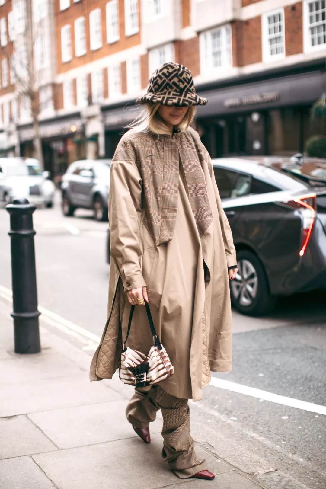 时髦显脸小必选渔夫帽,适合大脸短发的渔夫帽