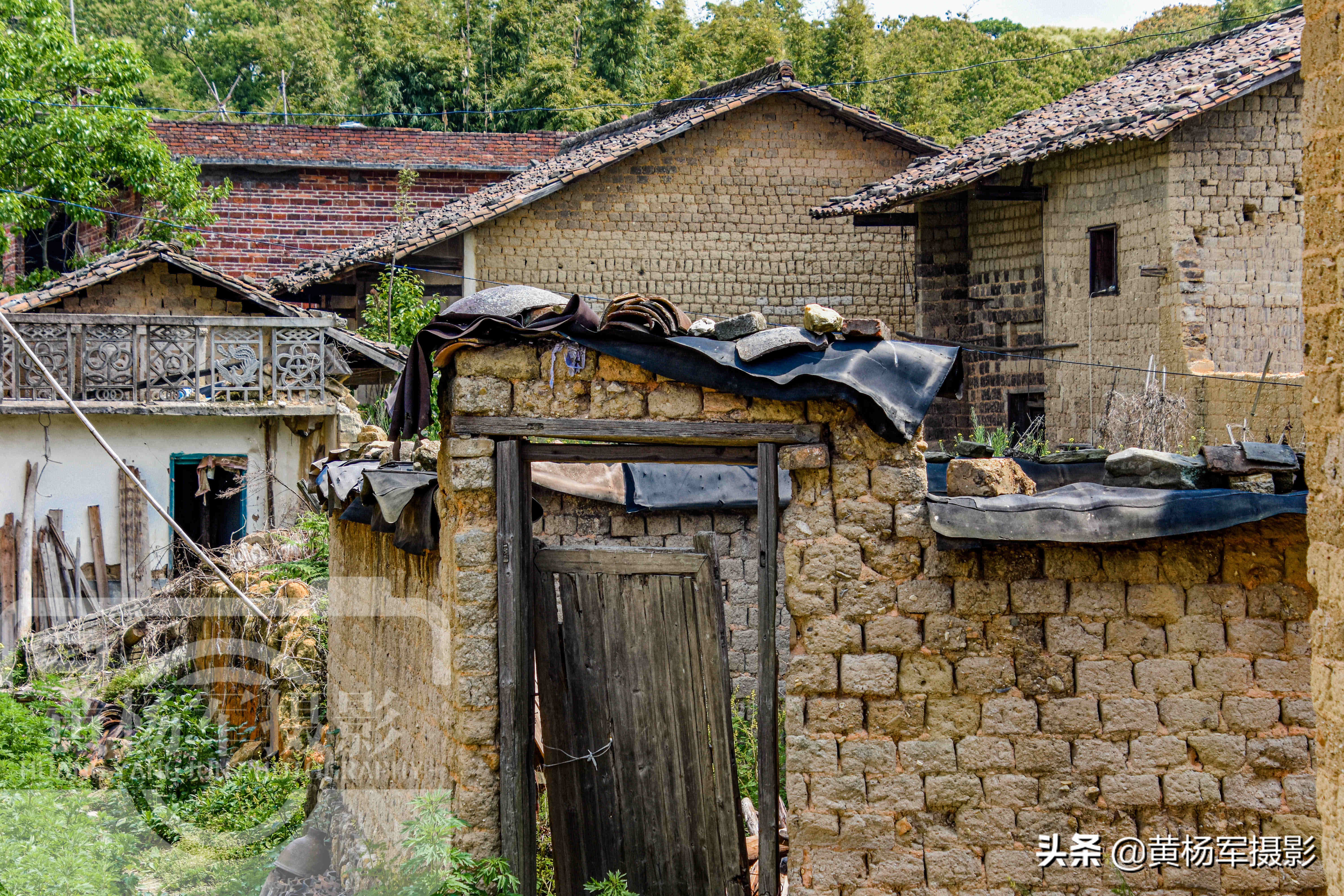 江西存在感最低的县，邻广东靠福建四面环山，传统瓦房民居很亲切