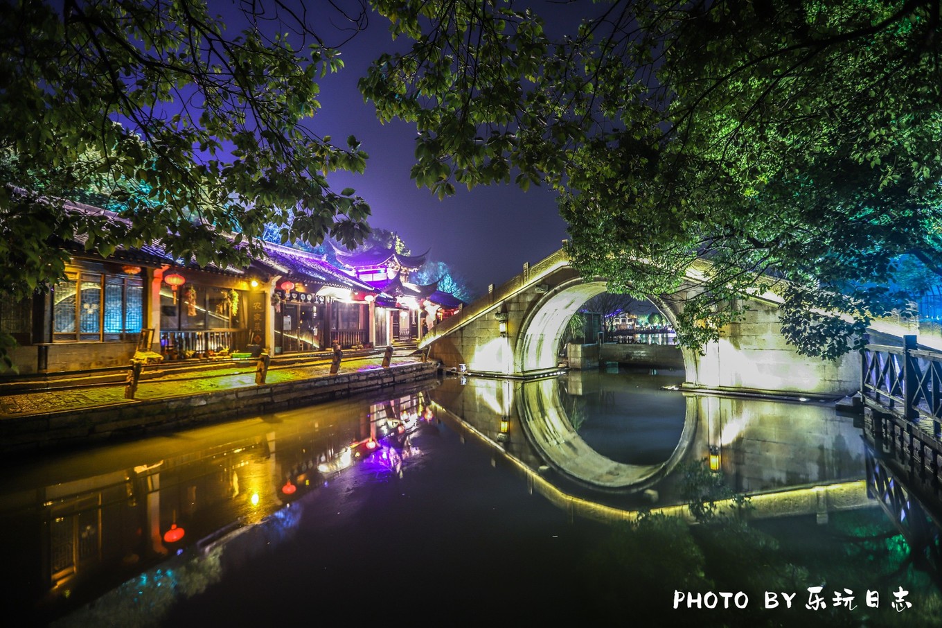 江南周庄古镇夜景美如画,推荐一个好的地方周庄古镇