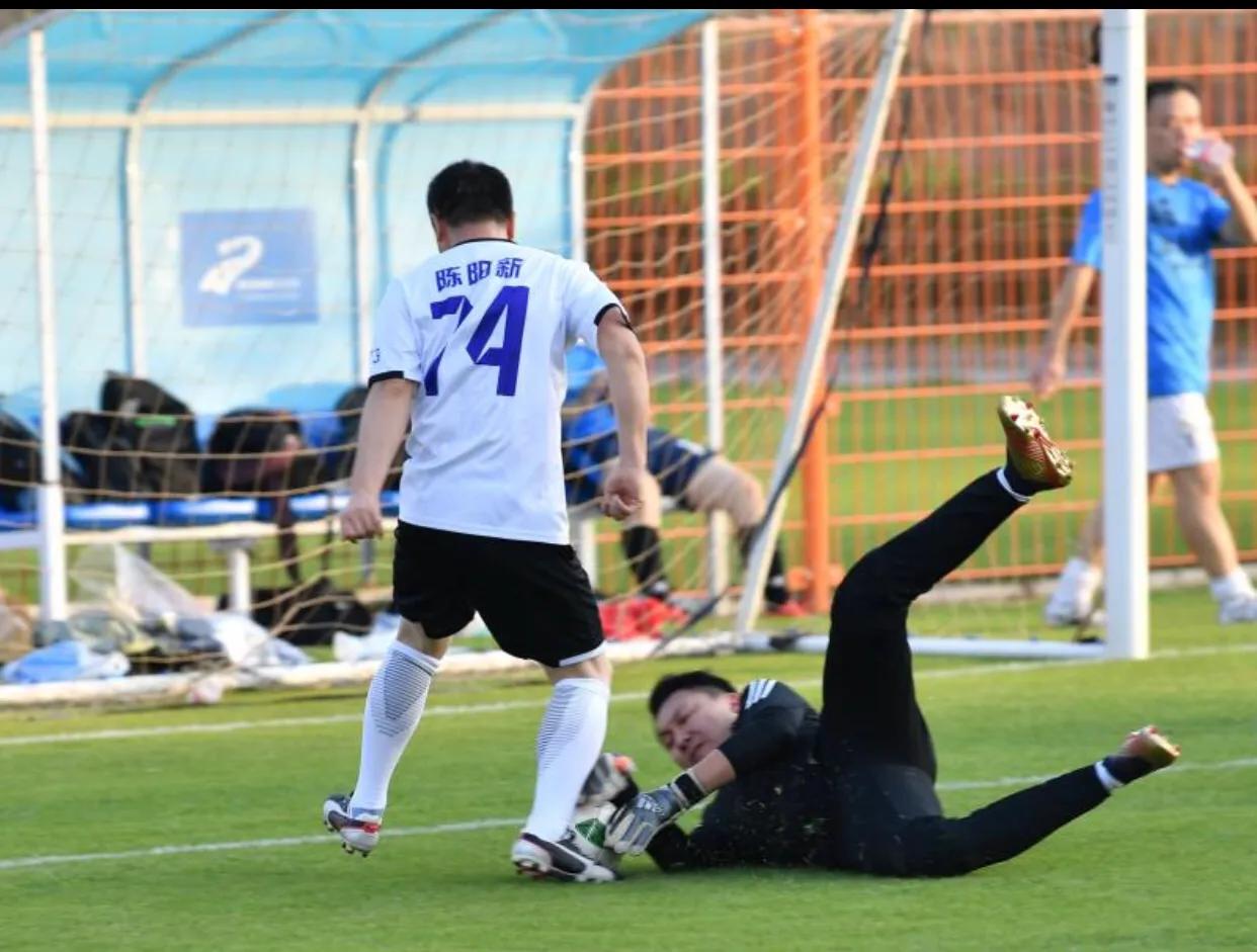 一生痴爱-献给上海交通大学125年校庆和足球队成立120周年