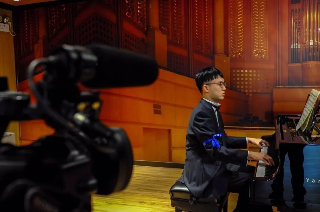 万千首旋律背后,流动的世界,真实的「人」