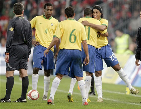 这些球员本是妥妥二当家，却被当作顶级球星，多支球队受损