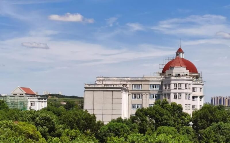 进入一本招生的湖北第二师范学院，为何迟迟不摘掉“第二”的头衔