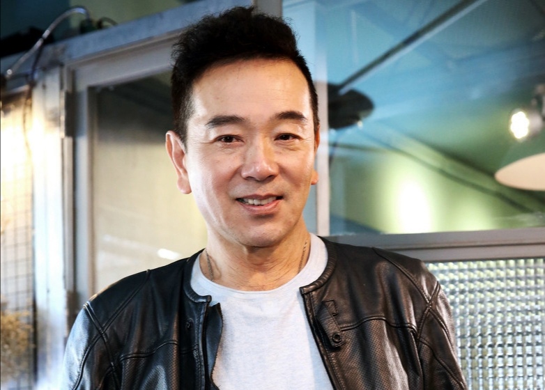 张晨光：演戏38年兢兢业业，捐款两千万无人问，64岁因直播被骂哭