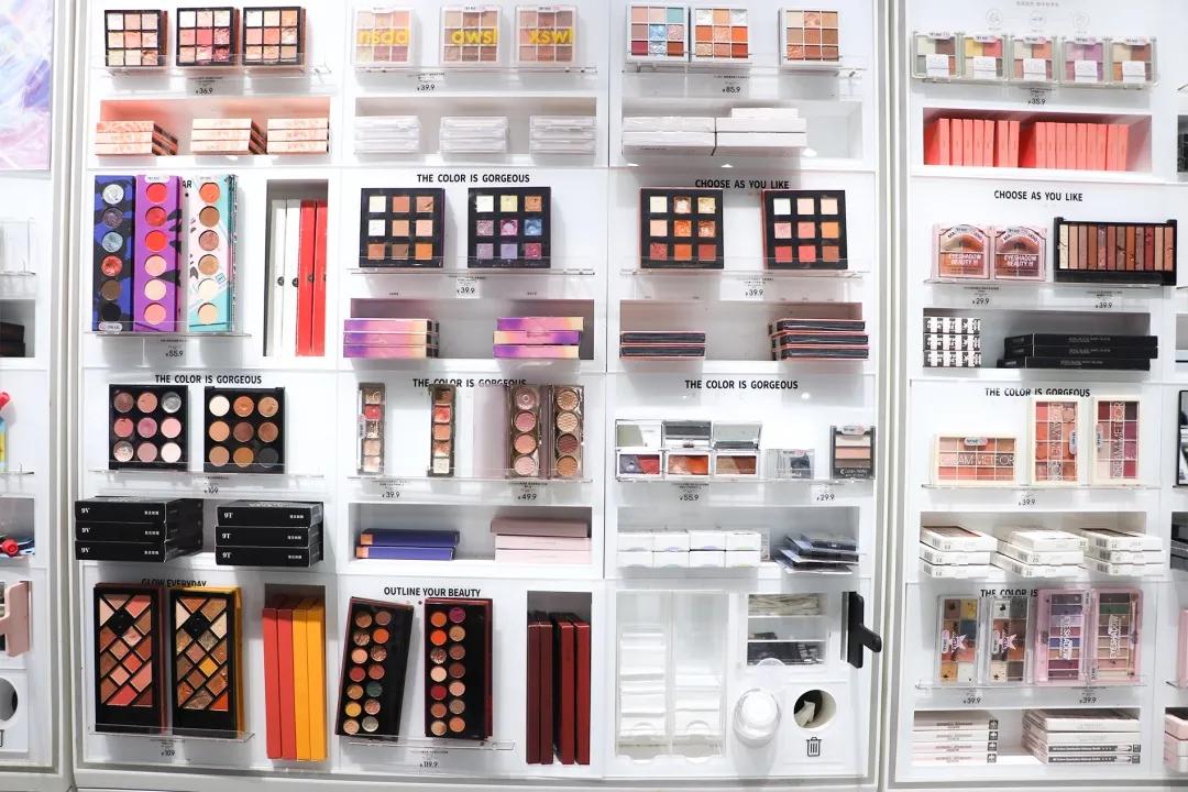 火爆小红书的调色师来柳巷贵都啦！超大牌小样超全美妆等你来打卡