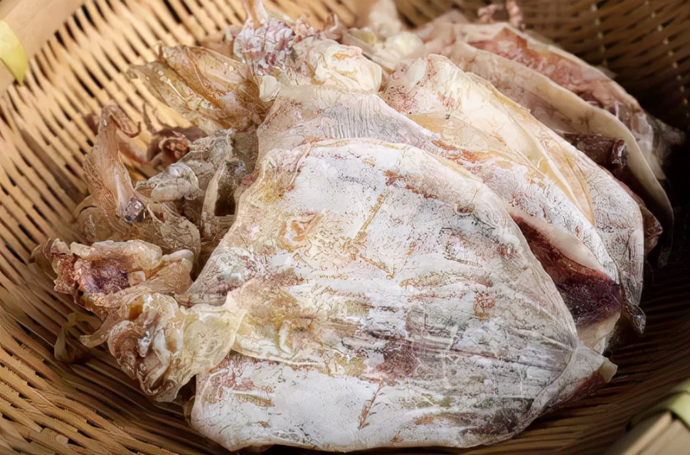 扇骨墨鱼板栗莲藕汤,莲藕墨鱼猪骨汤的功效