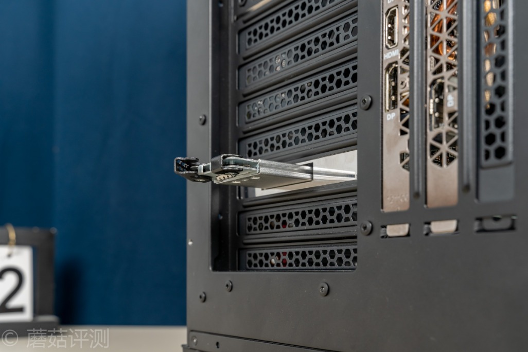 极速插拔，解锁更多使用姿势、ICYDock硬盘抽取盒PCI转M2评测