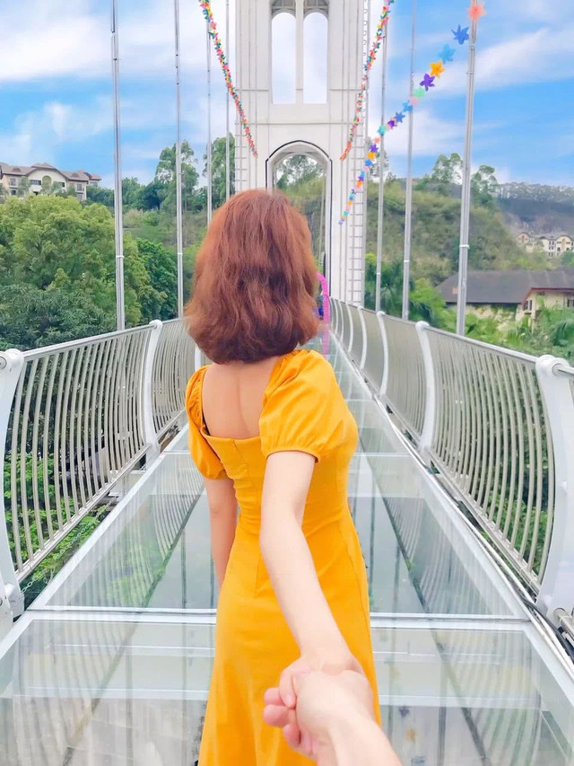 吓尿玻璃桥视频,深圳最新玻璃桥