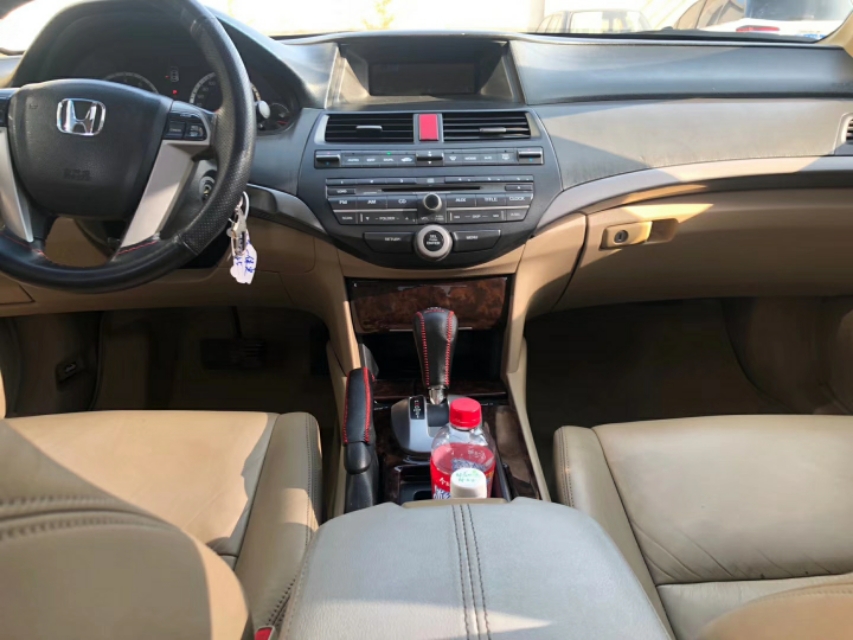 农村人就是图个实惠，09年雅阁家用足够了，有面子也有里子。