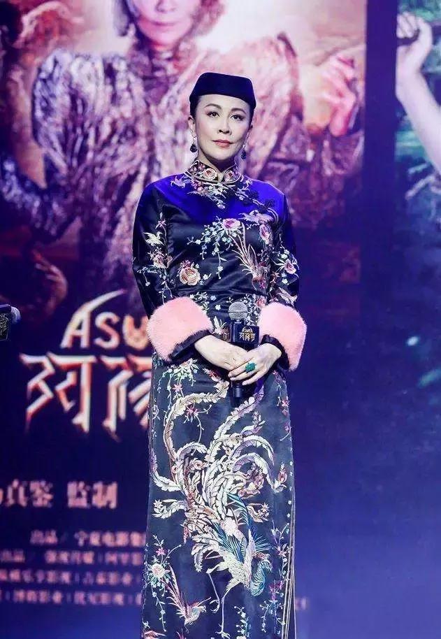 令人惊艳的旗袍服装,旗袍是中国女性的传统服装