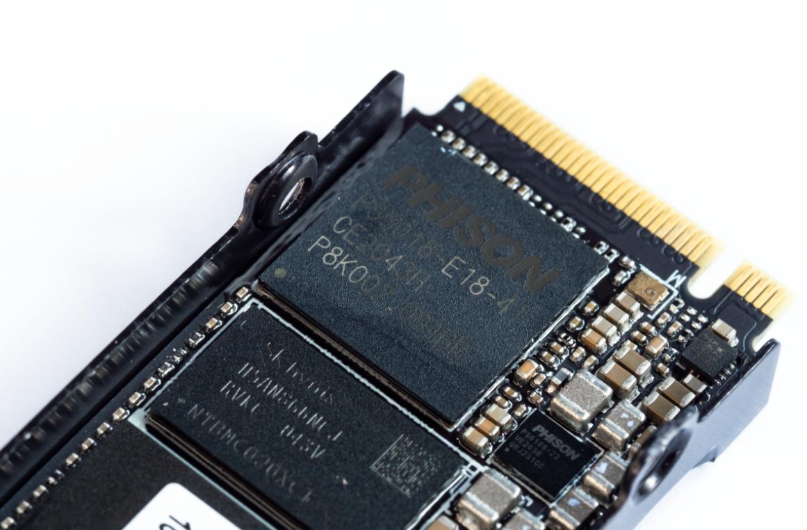 pcie5.0固态发布,ssd性能占用100%