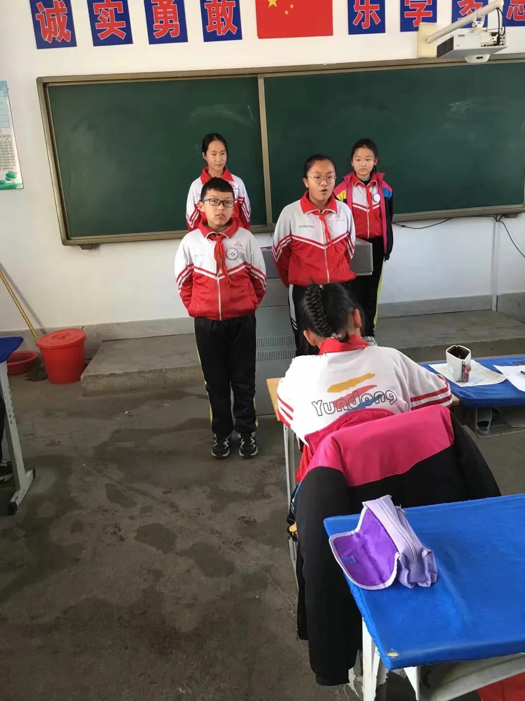 做事认真的孩子会越来越优秀,懂事的孩子认真做事的样子好