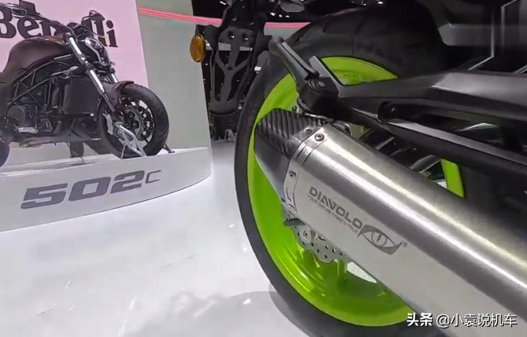 黄龙300机车,街车摩托车入门推荐黄龙300