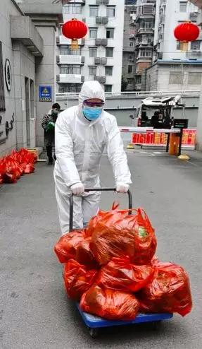 做好后勤满足业主需求江岸这个社区守门人花式代购让居民安心宅