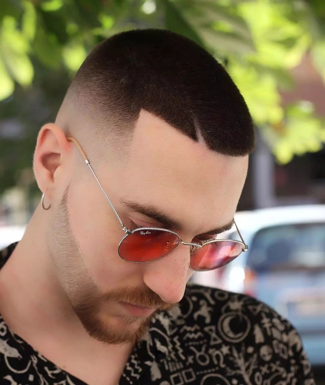 男生发质细软塌适合怎么剪,男生发质自然卷干枯毛躁怎么剪