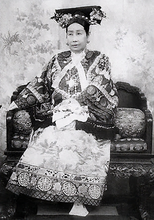 最贵的鼻烟壶价格 (十大最昂贵鼻烟壶排行)