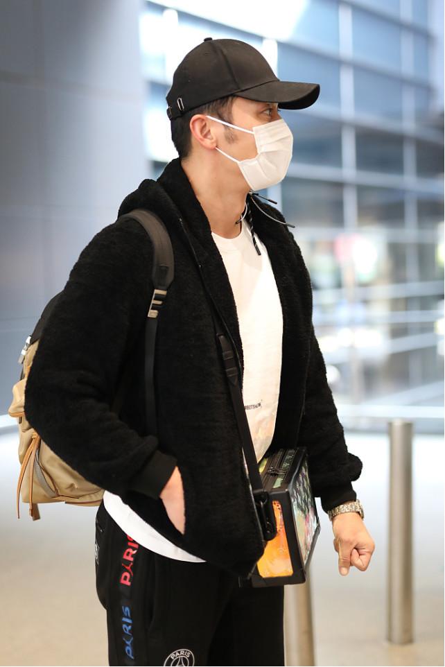 大黑牛李晨气场全开,大黑牛李晨穿衣打扮