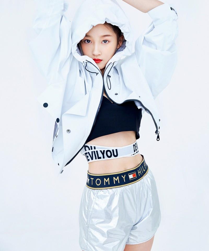 关晓彤九头身完整视频,关晓彤运动风搭配