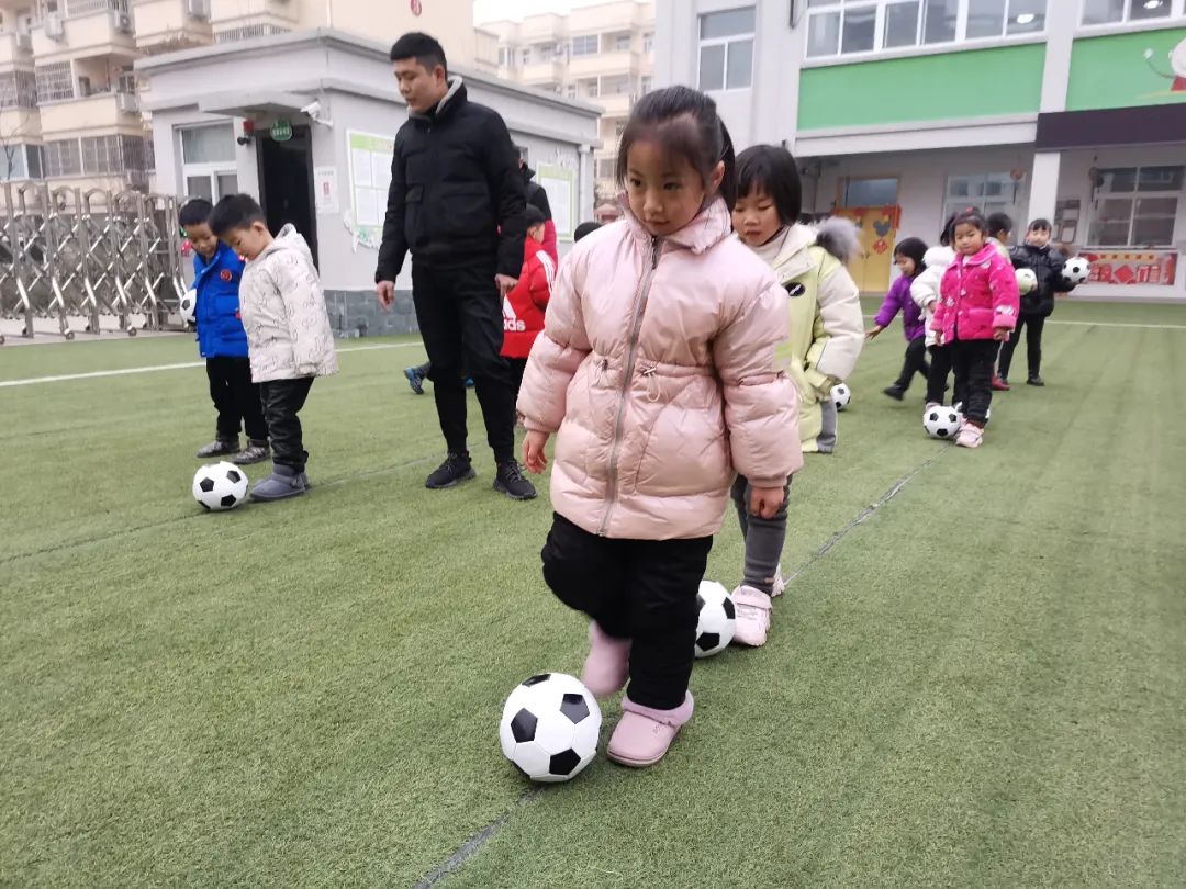 幼儿园足球展示活动方案,幼儿园足球展示活动