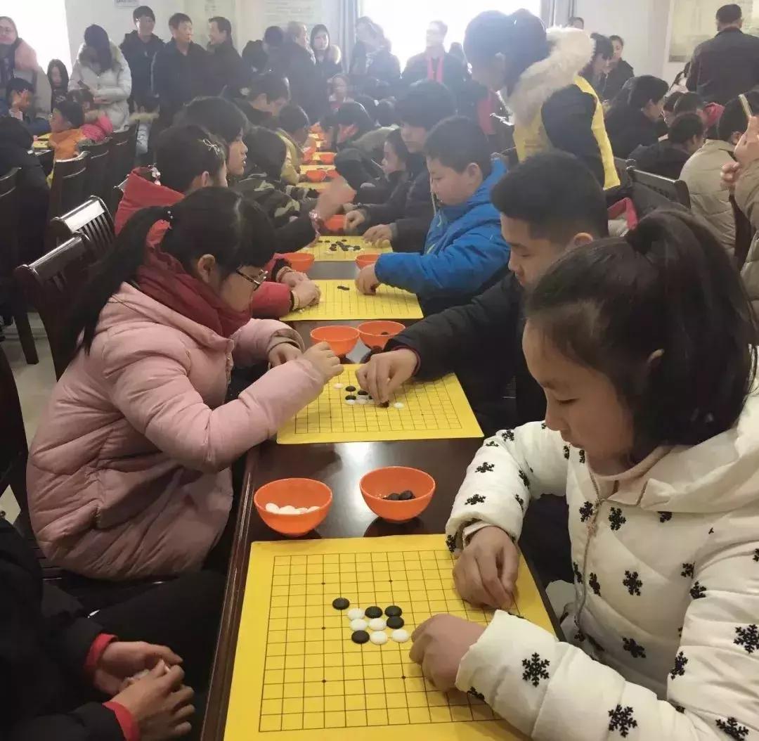 世界女子比赛冠军视频,世界大赛中第一位女冠军