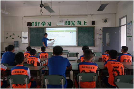 以足球育人，文轩教育助力都江堰蒲阳小学阳光教育丨朗读者