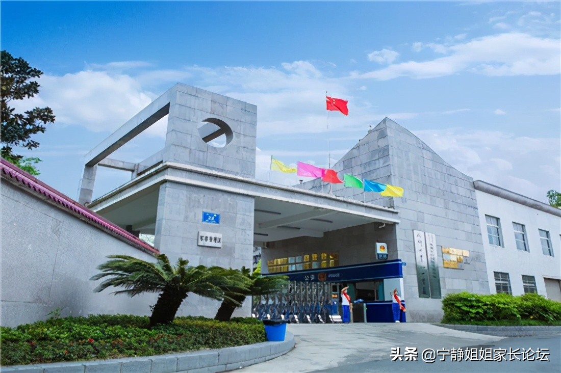 四川成都待遇最好的公办初中学校,成都最难进的十所公立初中