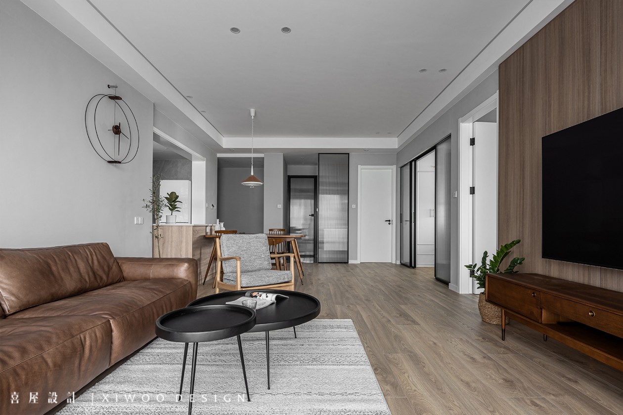 户外是如诗的日与森，室内是和暖的人与情原木家具定制案例