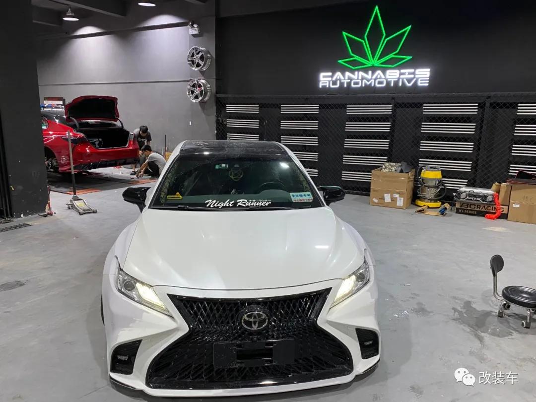 凯美瑞高达涂装,高达改色车膜凯美瑞