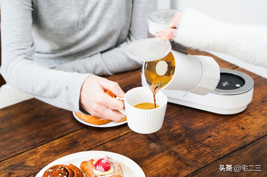 一栋隐居闹市的上海老洋房，一对“新克勒”夫妻的躺平日常