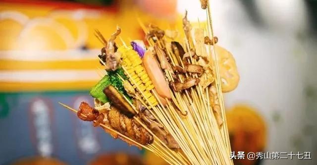 手抓饼适合学校摆摊的小吃,街边的小吃手抓饼有哪些种类