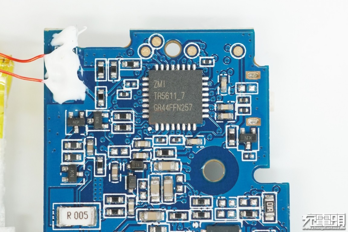 小米无线充电宝10w和30w如何选择,小米充电宝20000毫安50瓦拆箱