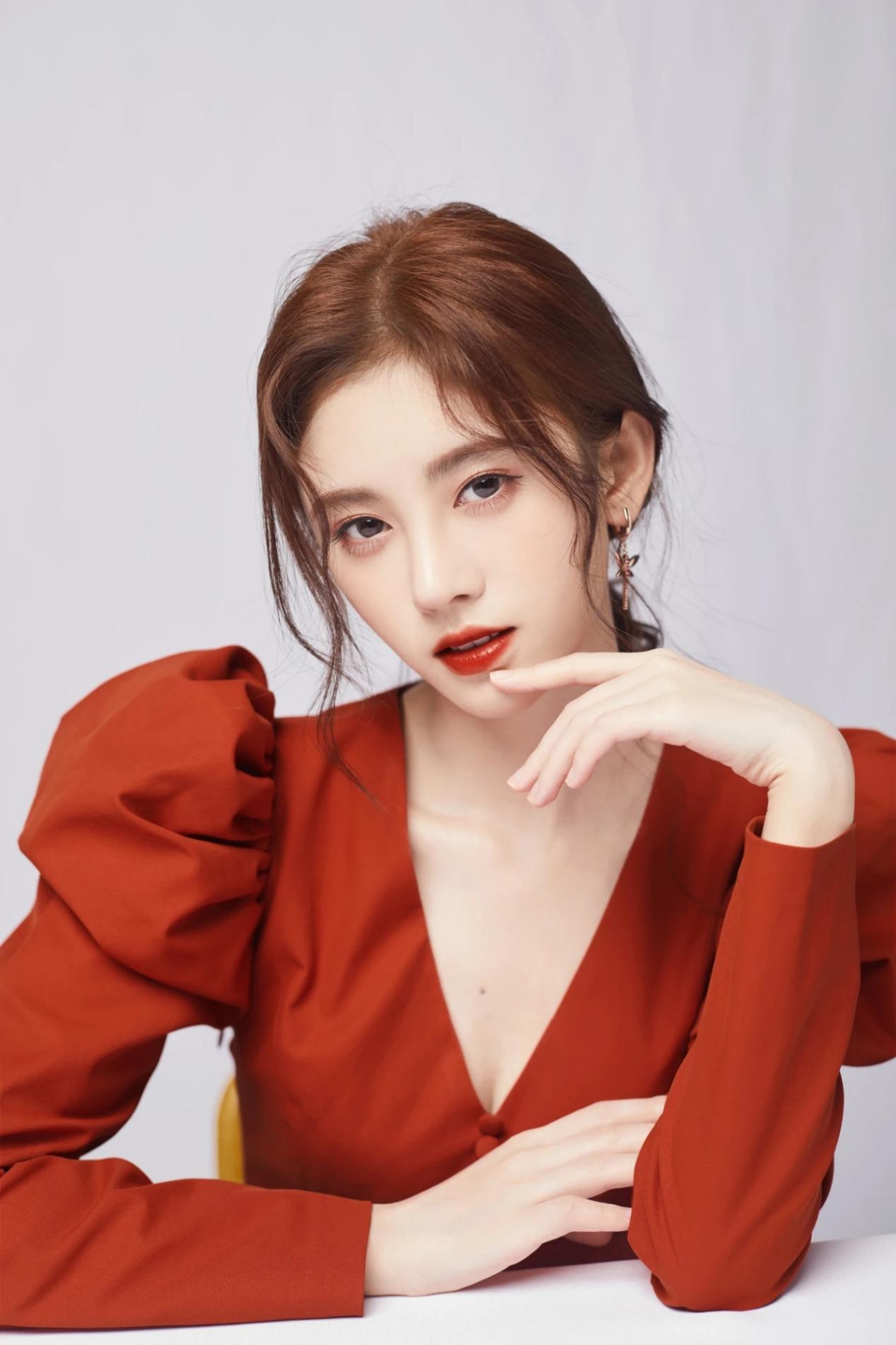 “空气刘海”不受宠了!今年流行这3款“刘海”,热巴郑爽都上头