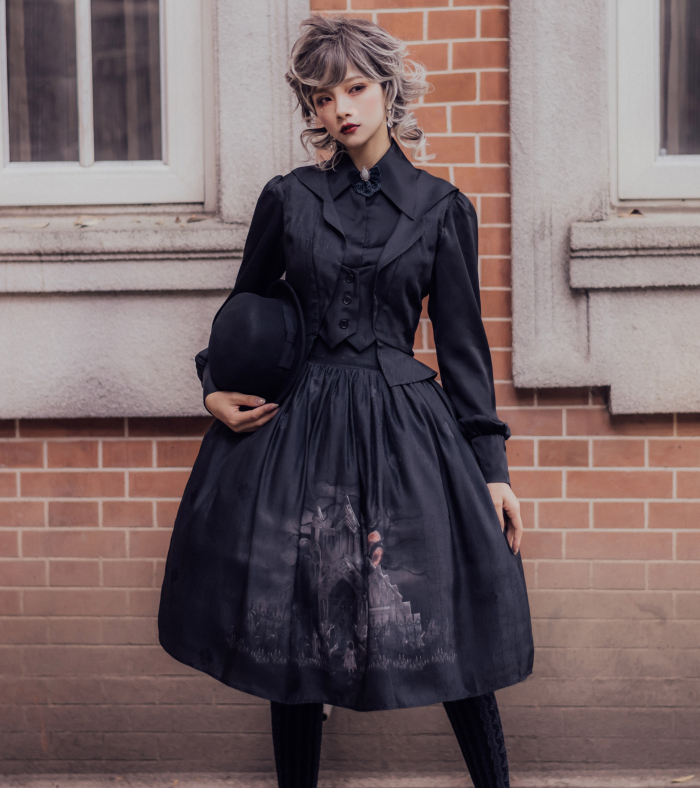 洛丽塔半身裙，多样的搭配可能，穿军lo风和哥特风洛丽塔不是梦