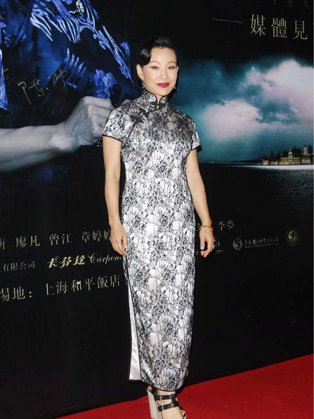 陈冲哪有岁月痕迹,59岁陈冲穿搭