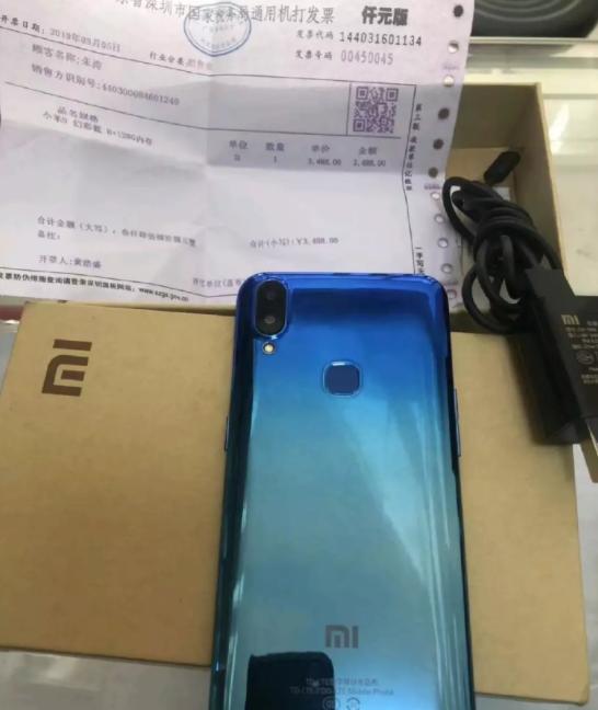 双摄后置指纹的手机,小米9后置三摄屏幕指纹