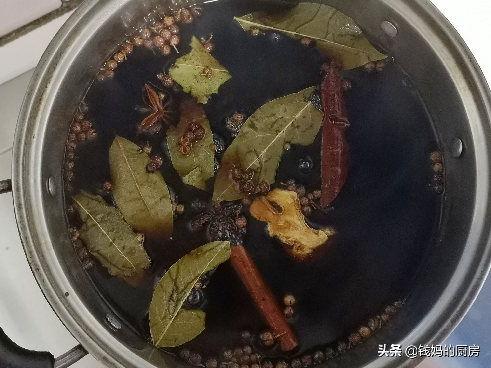 丁香草果香叶八角桂皮做卤鸡蛋,桂皮八角香叶卤鸡蛋做法