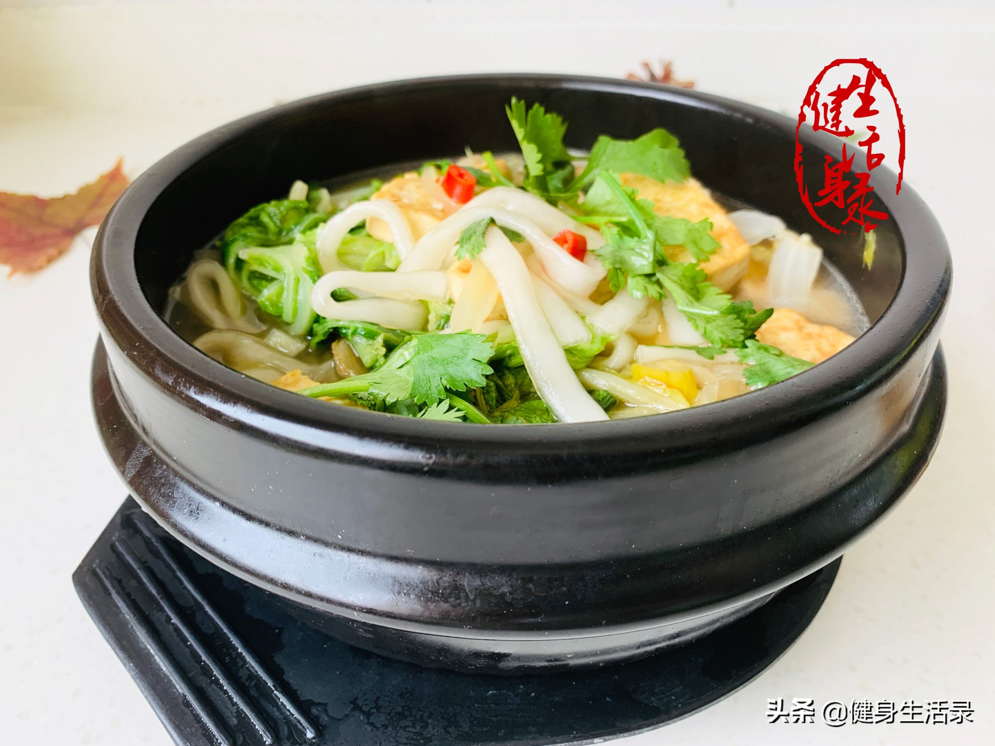 冬日砂锅炖白菜,用砂锅炖白菜搭配什么好吃