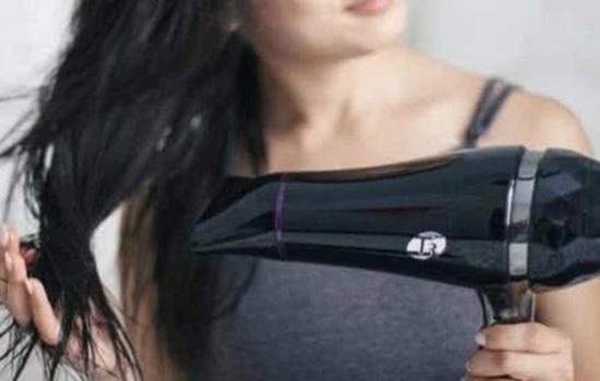 头发烫得太毛躁了怎么补救,毛躁受损的头发怎么烫