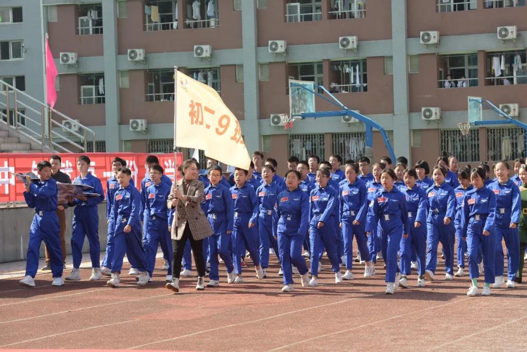 机器人在技能大赛上尬舞,世界机器人舞冠军挑战赛